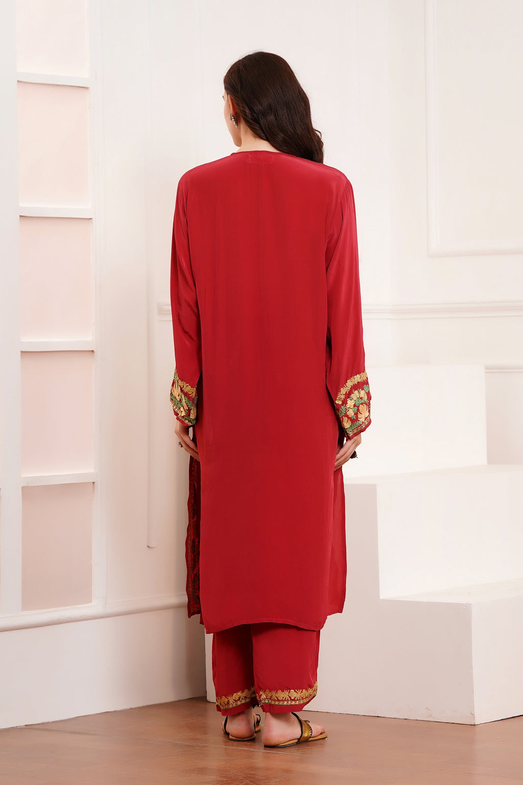 Kashmiri AARI WORK Pure Crepe suit 3pcs - Royal Garnet