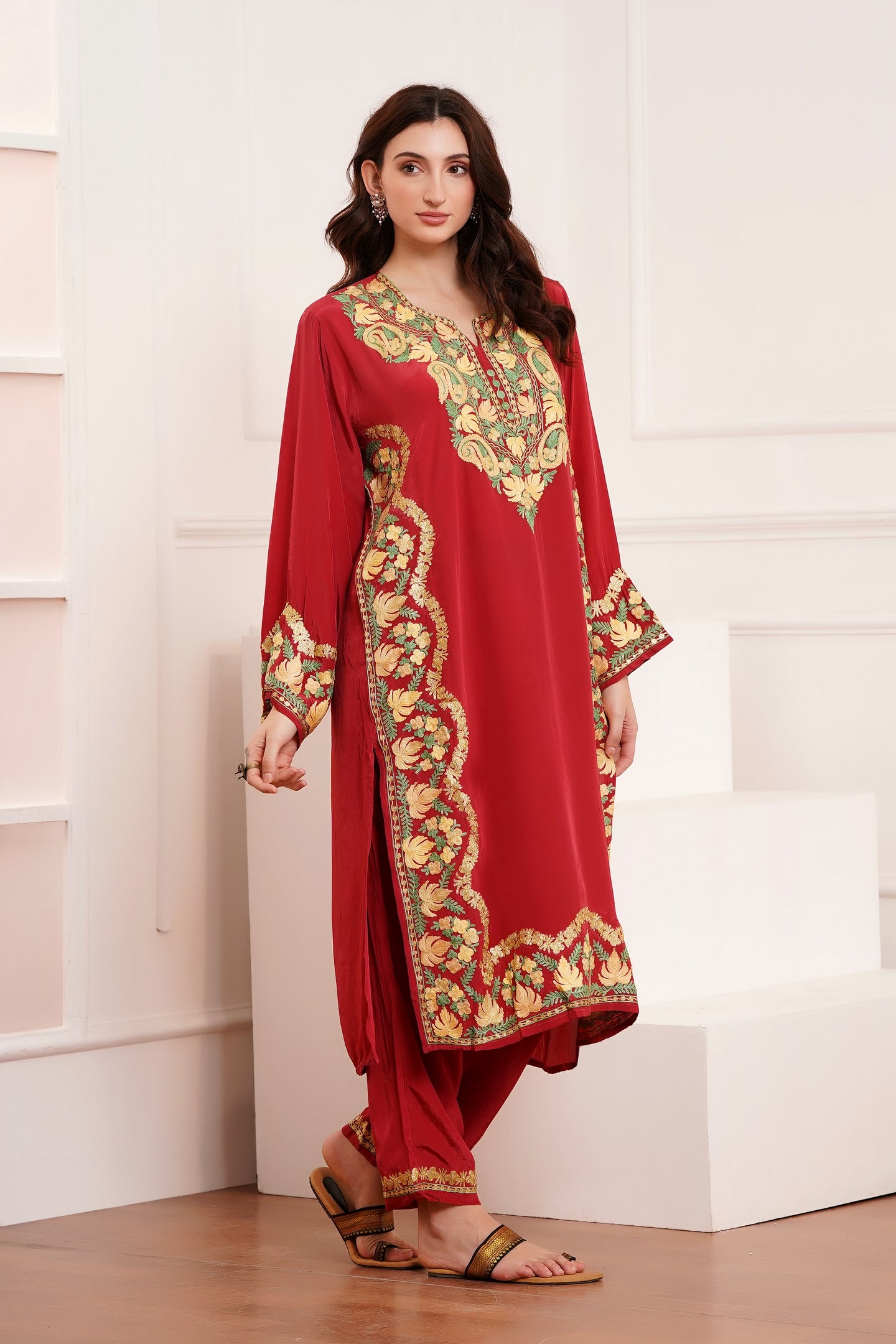 Kashmiri AARI WORK Pure Crepe suit 3pcs - Royal Garnet