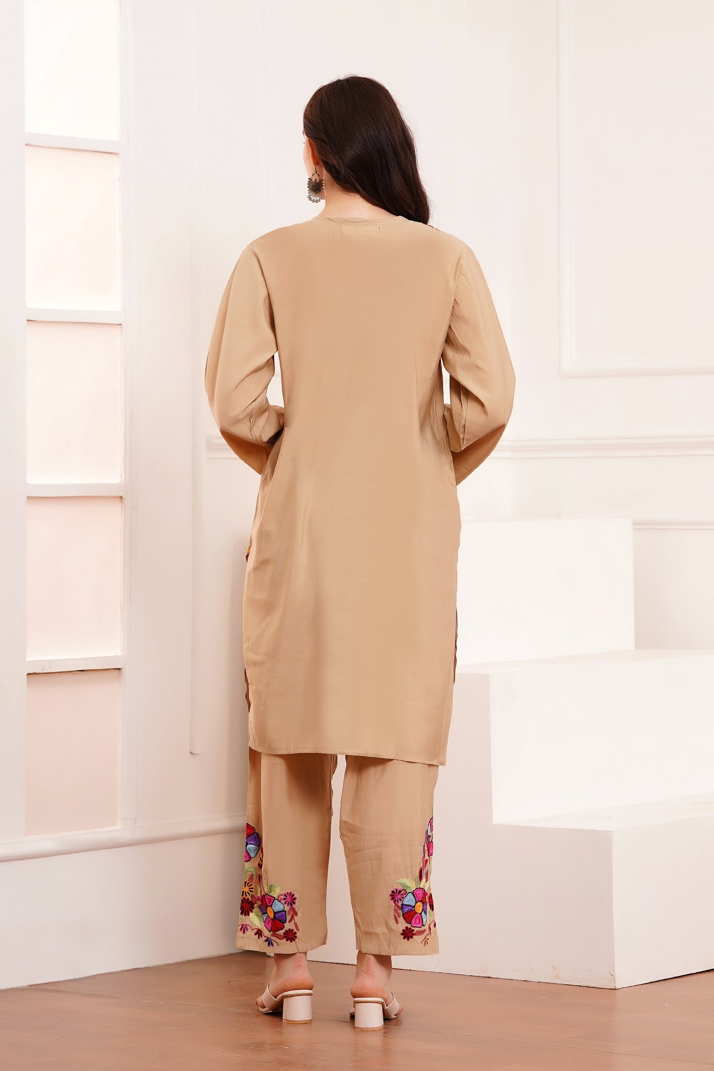 Kashmiri Aari work Roman Cotton Muslin 3pc Suit - Desert Cashmere