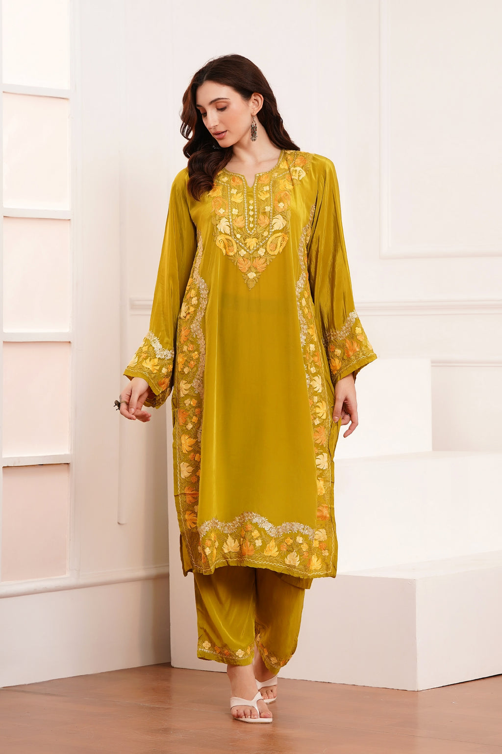 Kashmiri AARI WORK Pure Crepe suit 3pcs - Mustard Gold