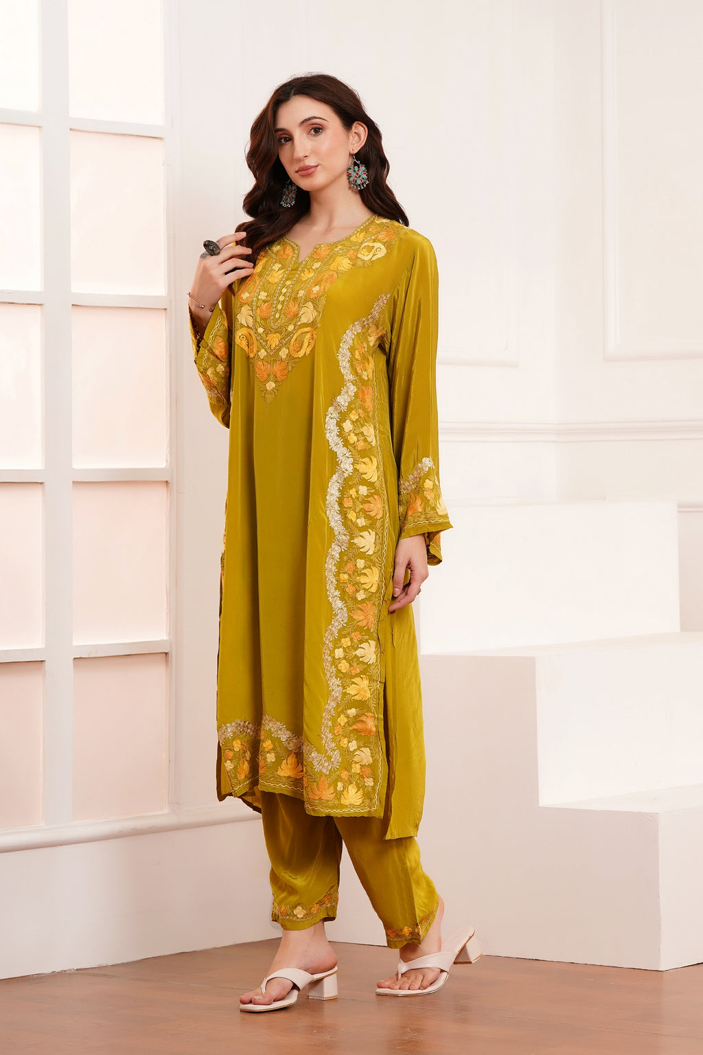Kashmiri AARI WORK Pure Crepe suit 3pcs - Mustard Gold