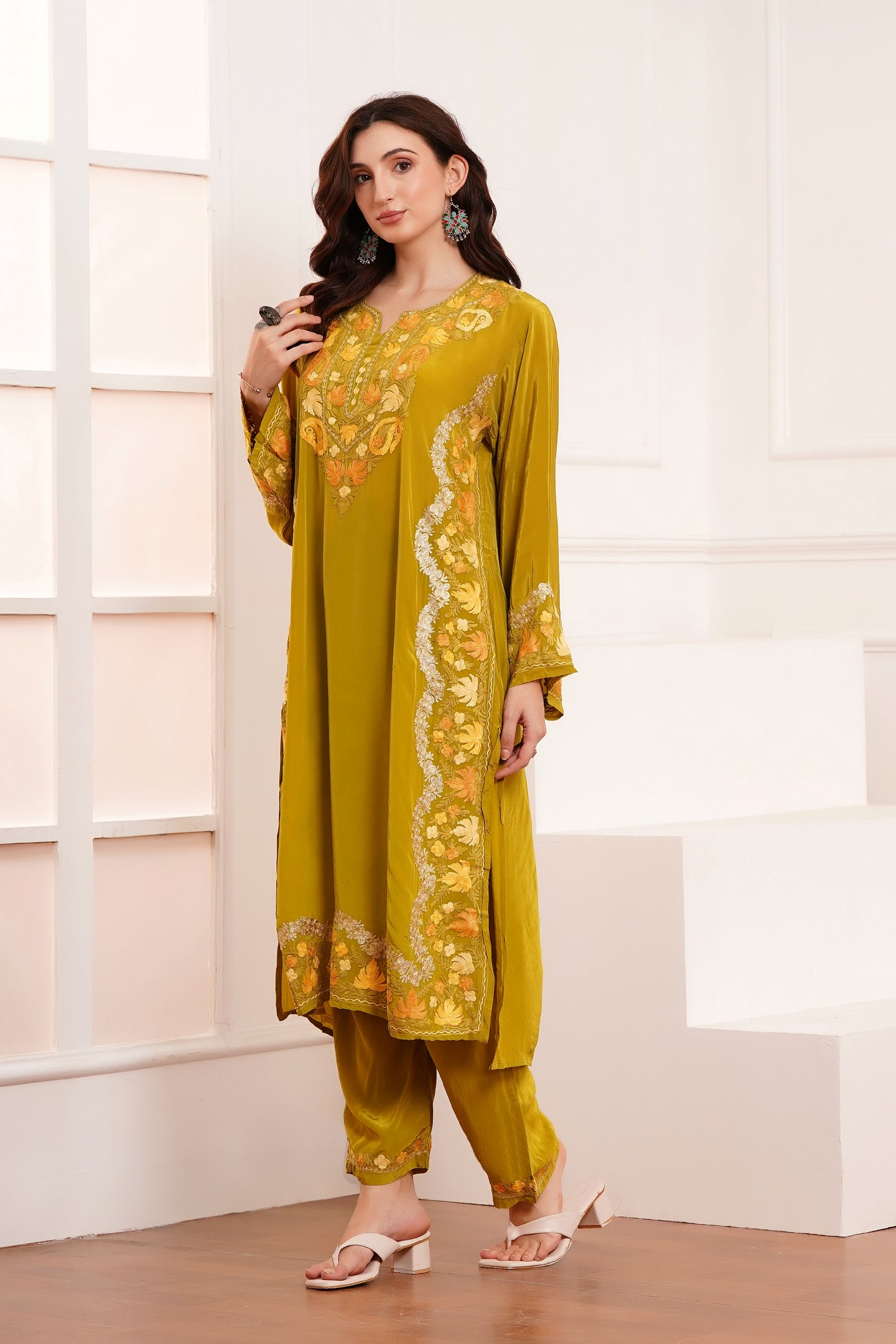 Kashmiri AARI WORK Pure Crepe suit 3pcs - Mustard Gold