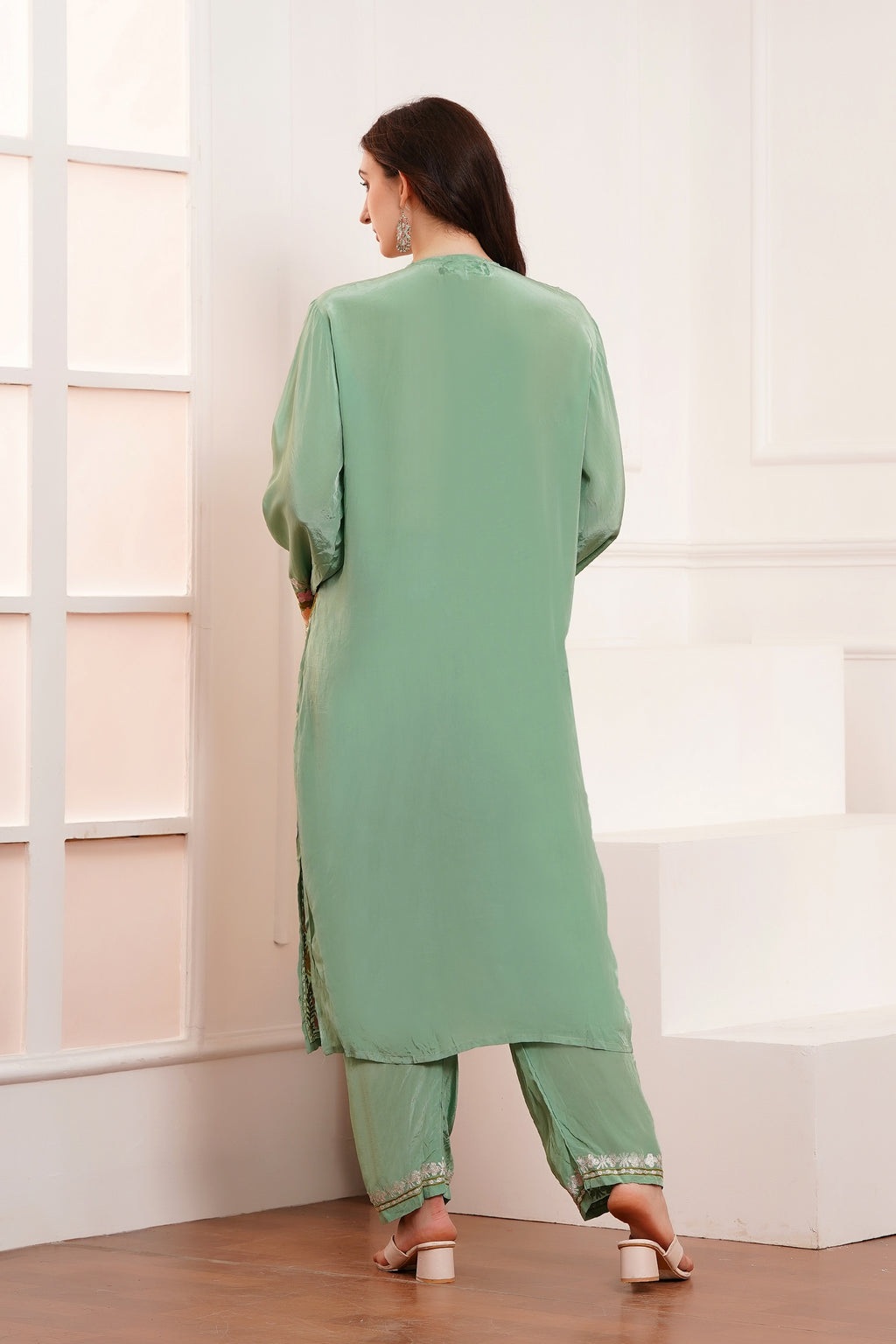 Kashmiri AARI WORK Pure Crepe suit 3pcs - Mint Green