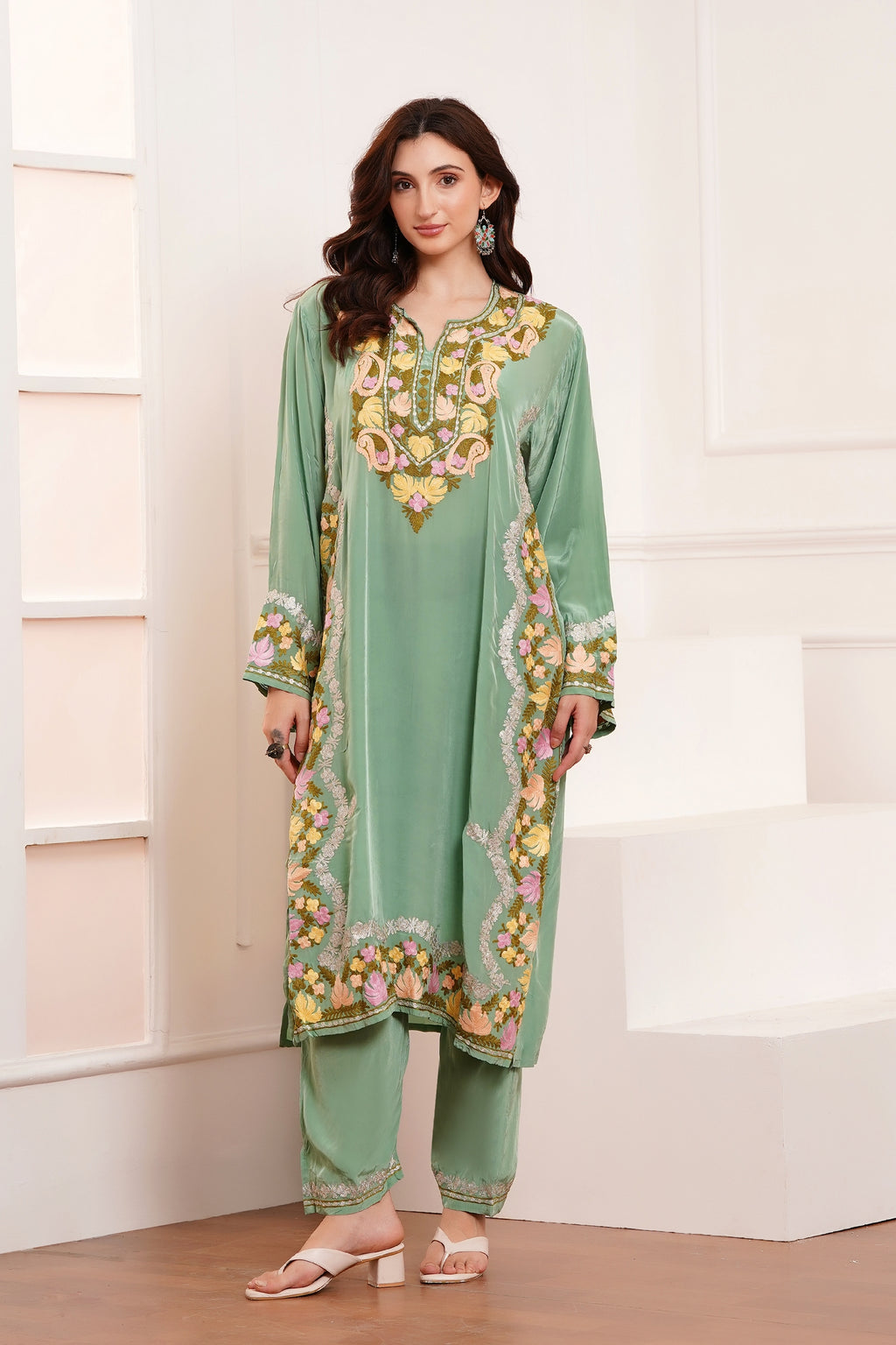 Kashmiri AARI WORK Pure Crepe suit 3pcs - Mint Green