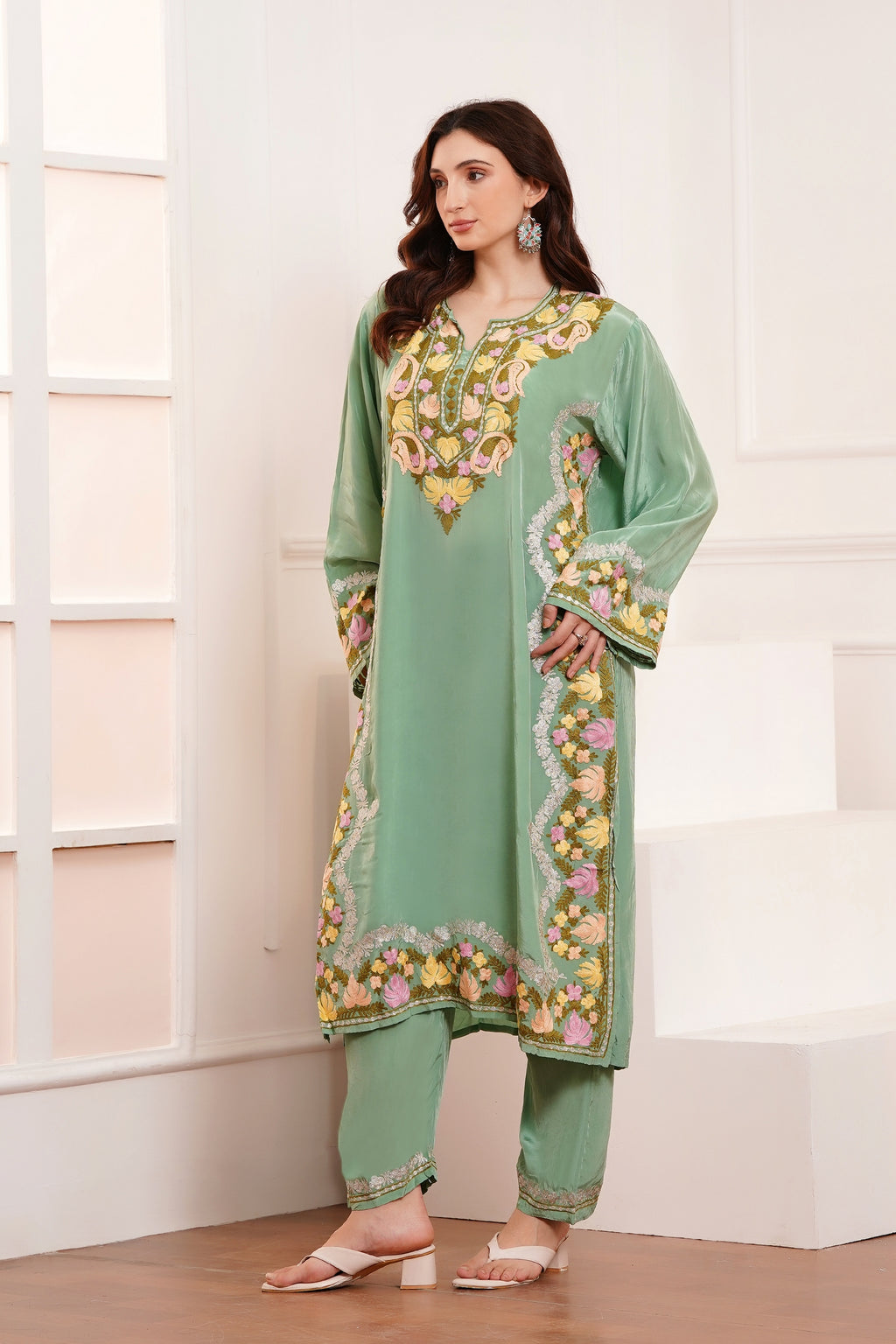 Kashmiri AARI WORK Pure Crepe suit 3pcs - Mint Green