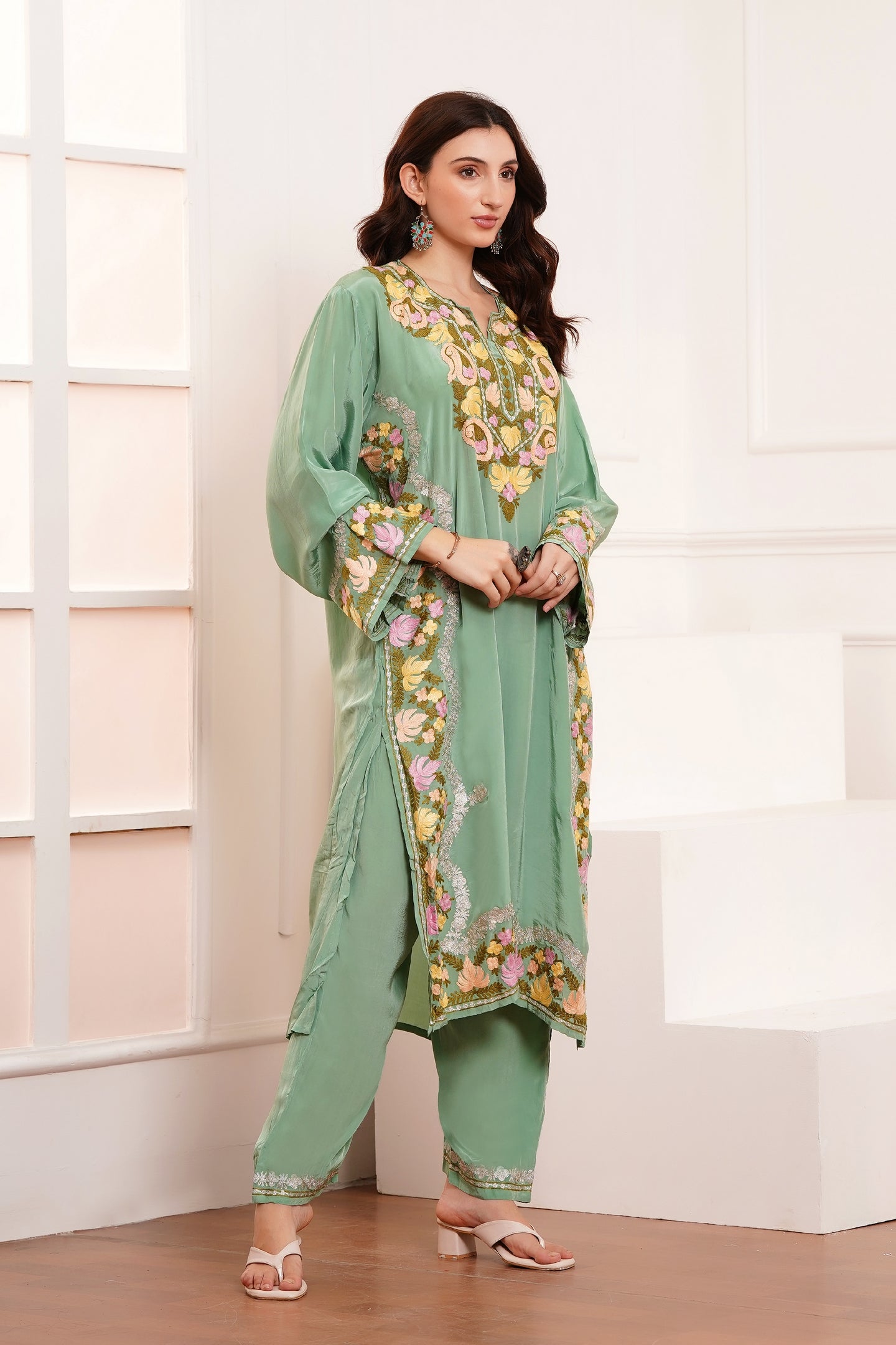 Kashmiri AARI WORK Pure Crepe suit 3pcs - Mint Green