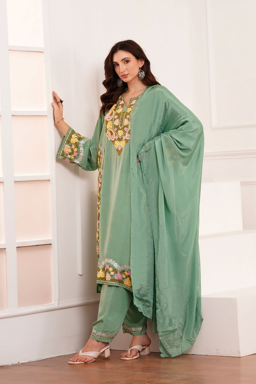 Kashmiri AARI WORK Pure Crepe suit 3pcs - Mint Green