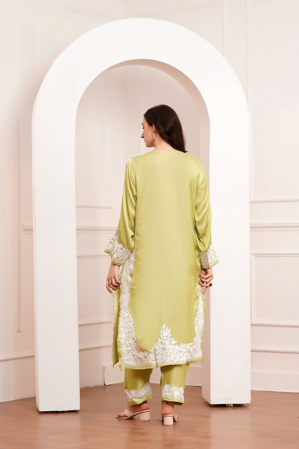 Kashmiri AARI WORK Pure Crepe suit 3pcs - Pistachio Mist
