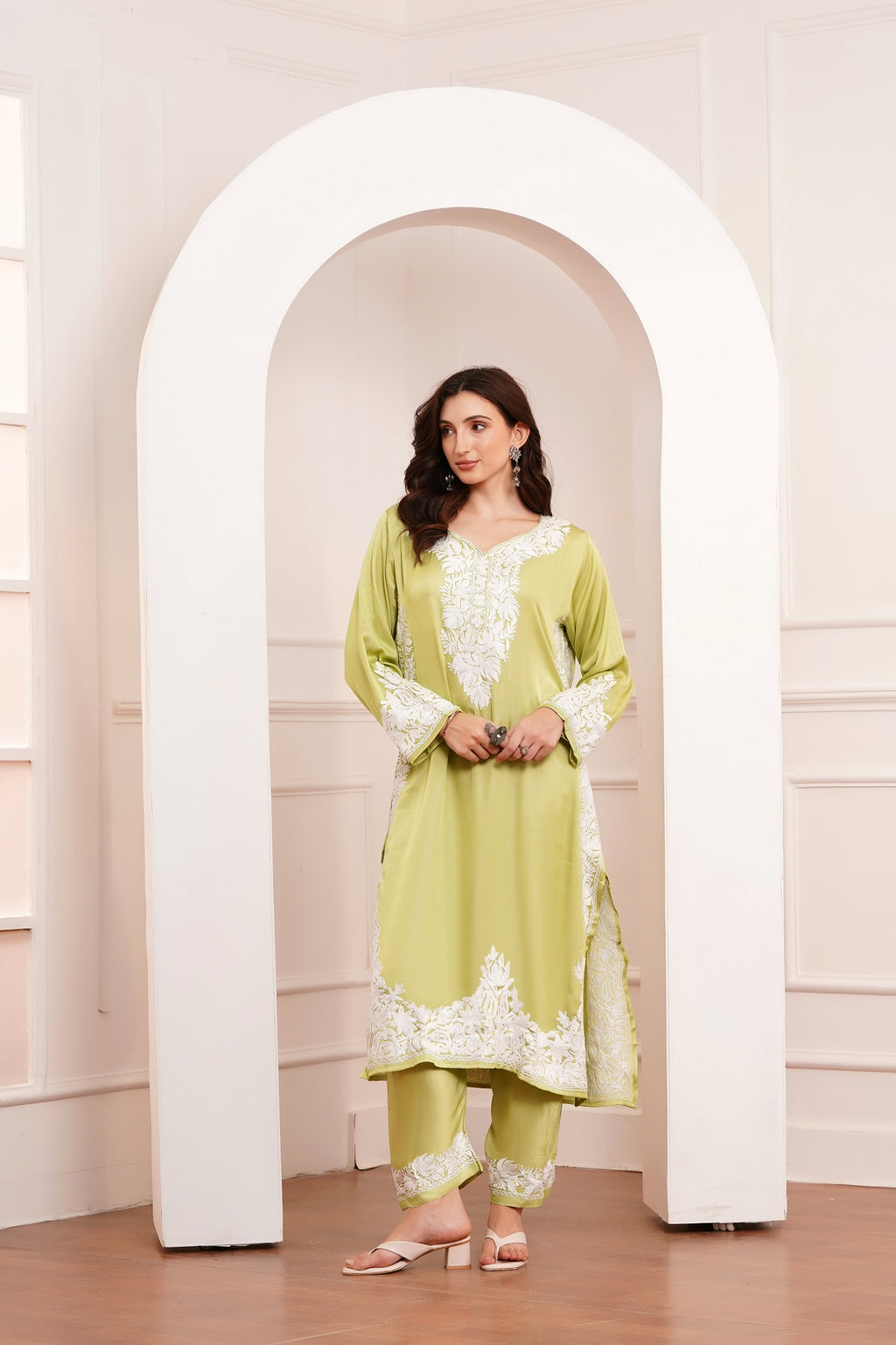 Kashmiri AARI WORK Pure Crepe suit 3pcs - Pistachio Mist