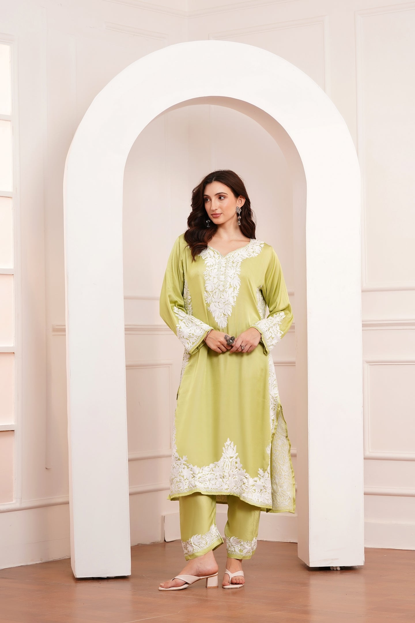 Kashmiri AARI WORK Pure Crepe suit 3pcs - Pistachio Mist