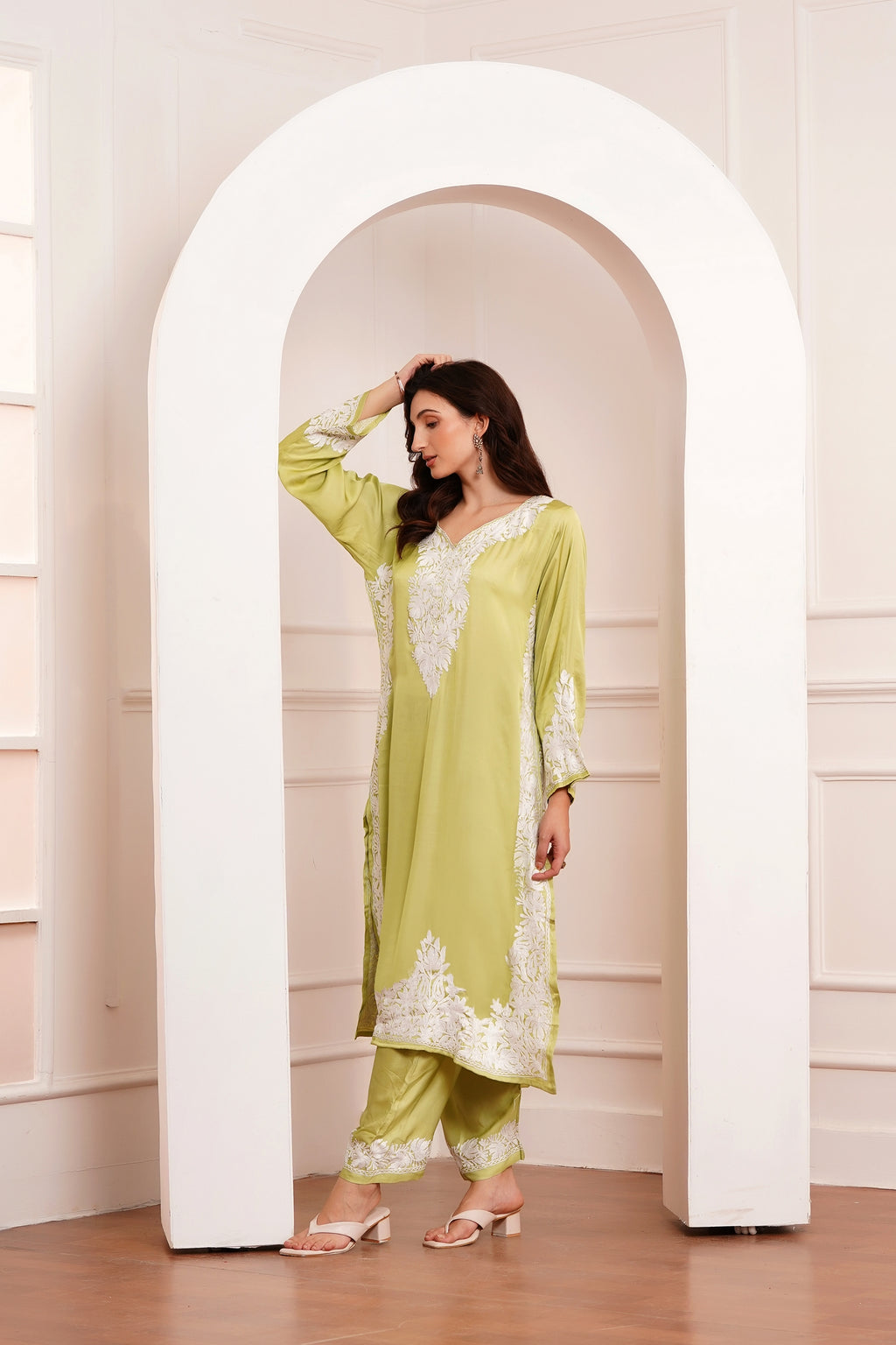 Kashmiri AARI WORK Pure Crepe suit 3pcs - Pistachio Mist