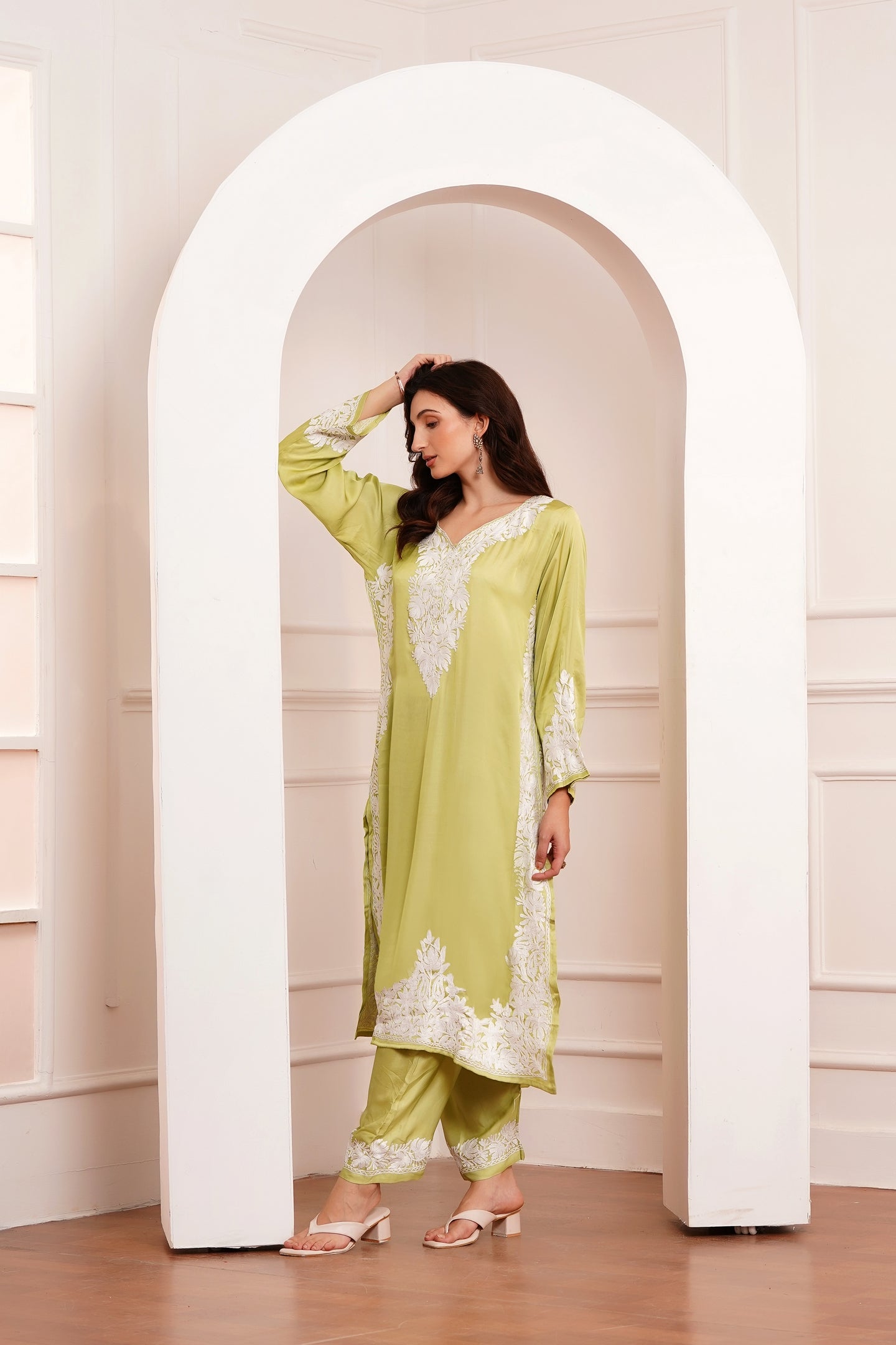 Kashmiri AARI WORK Pure Crepe suit 3pcs - Pistachio Mist