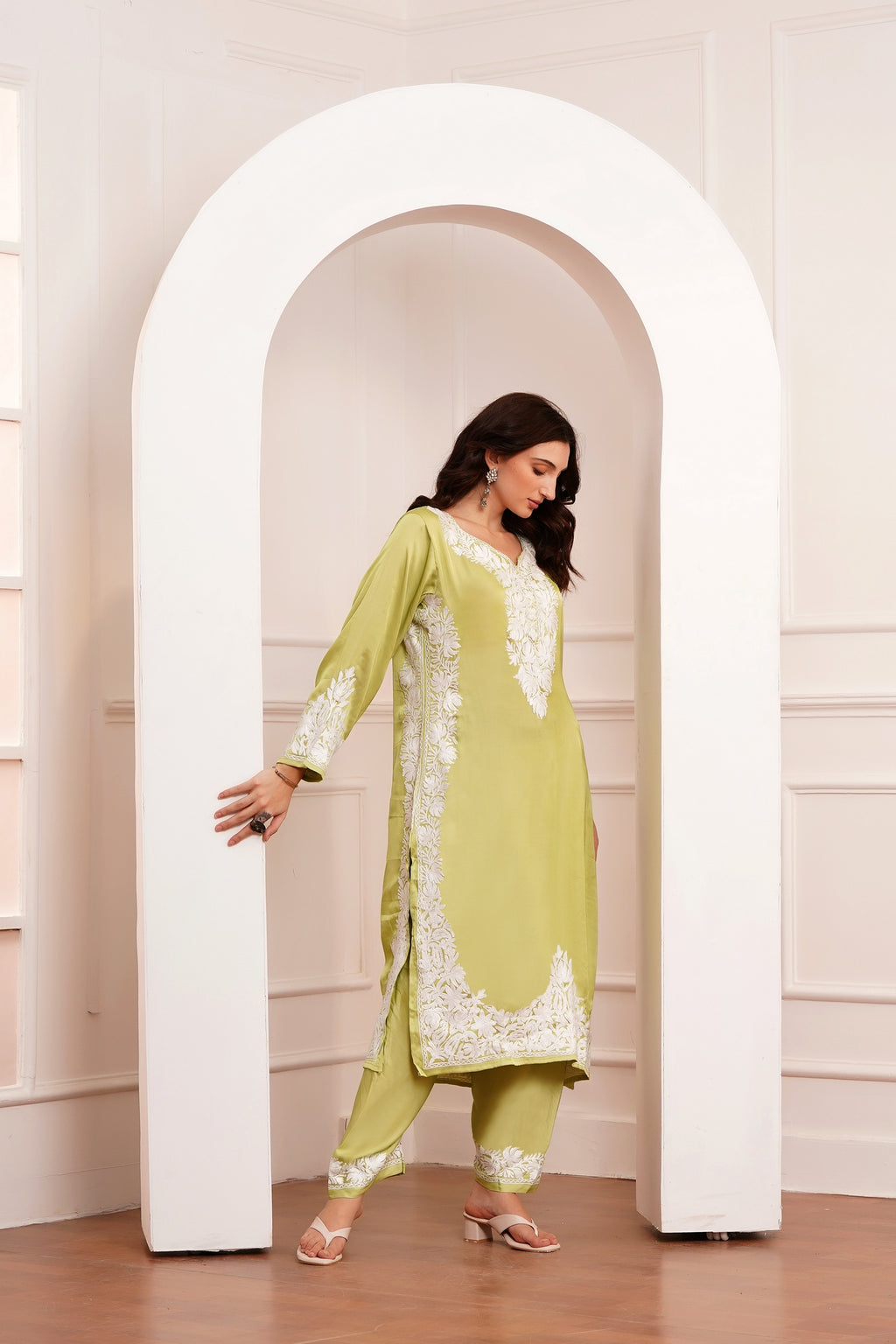 Kashmiri AARI WORK Pure Crepe suit 3pcs - Pistachio Mist