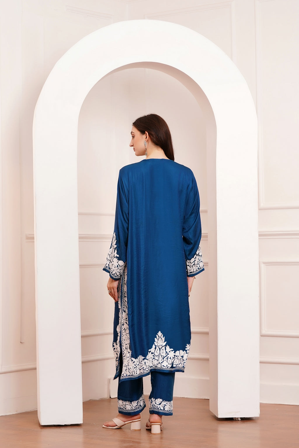 Kashmiri AARI WORK Pure Crepe suit 3pcs - Royal Blue