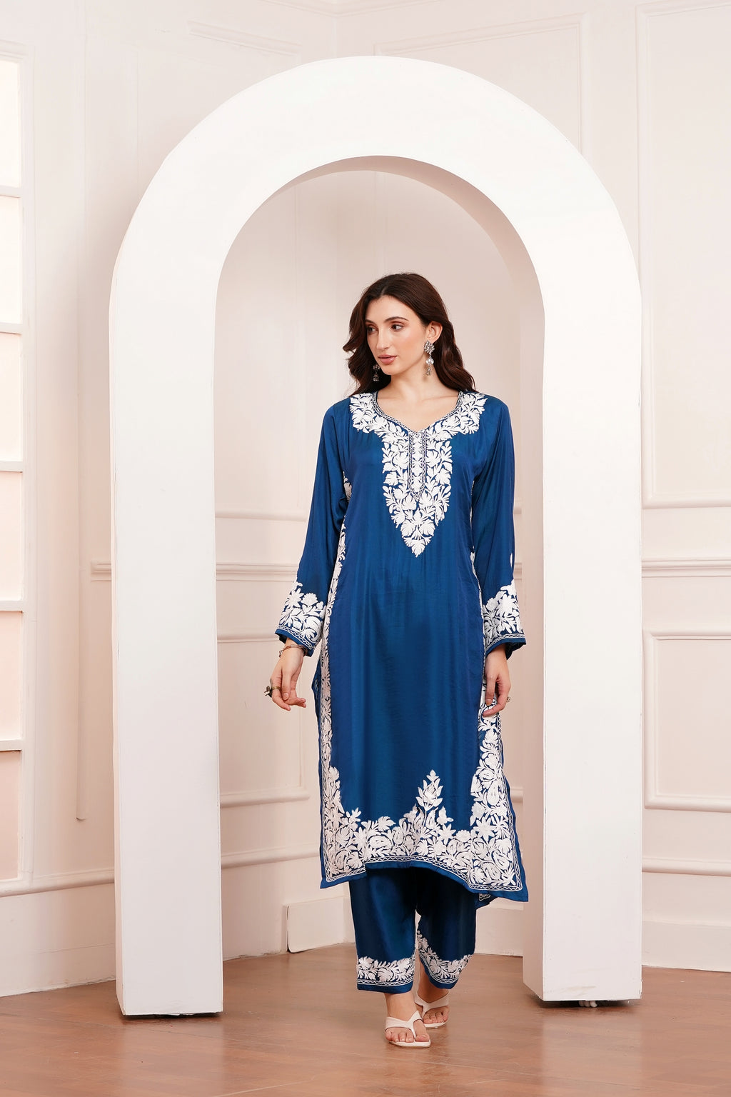 Kashmiri AARI WORK Pure Crepe suit 3pcs - Royal Blue