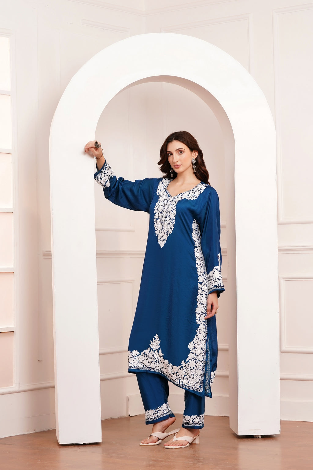 Kashmiri AARI WORK Pure Crepe suit 3pcs - Royal Blue