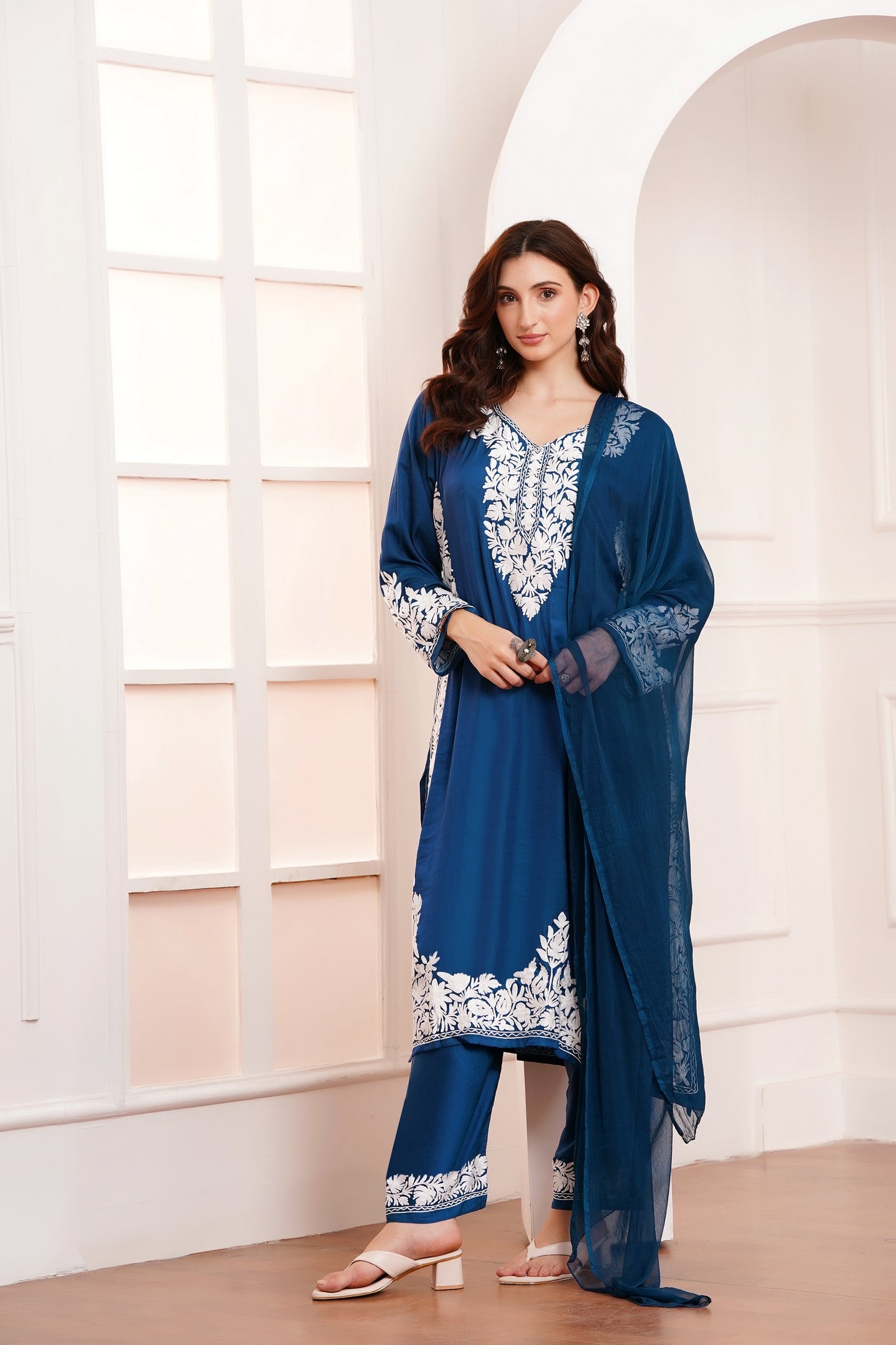 Kashmiri AARI WORK Pure Crepe suit 3pcs - Royal Blue