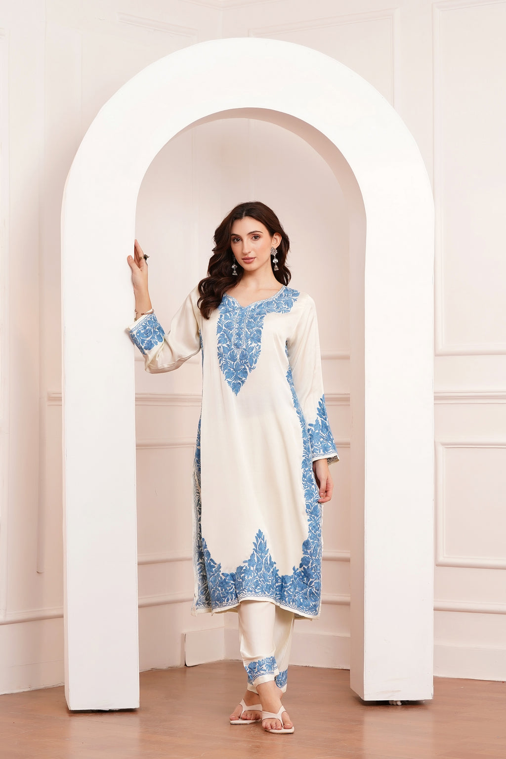 Kashmiri AARI WORK Pure Crepe suit 3pcs - Ivory & Sky Blue