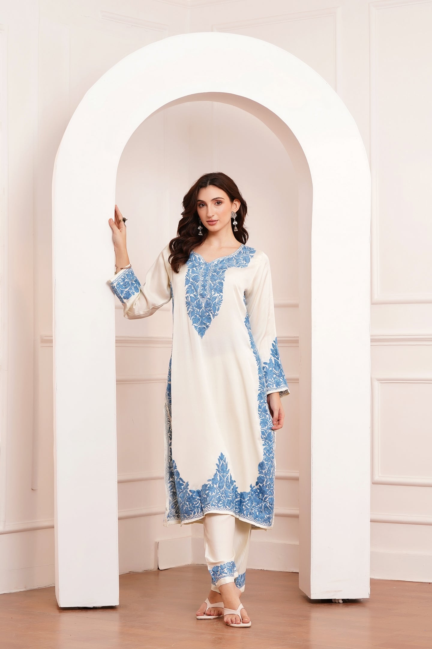Kashmiri AARI WORK Pure Crepe suit 3pcs - Ivory & Sky Blue