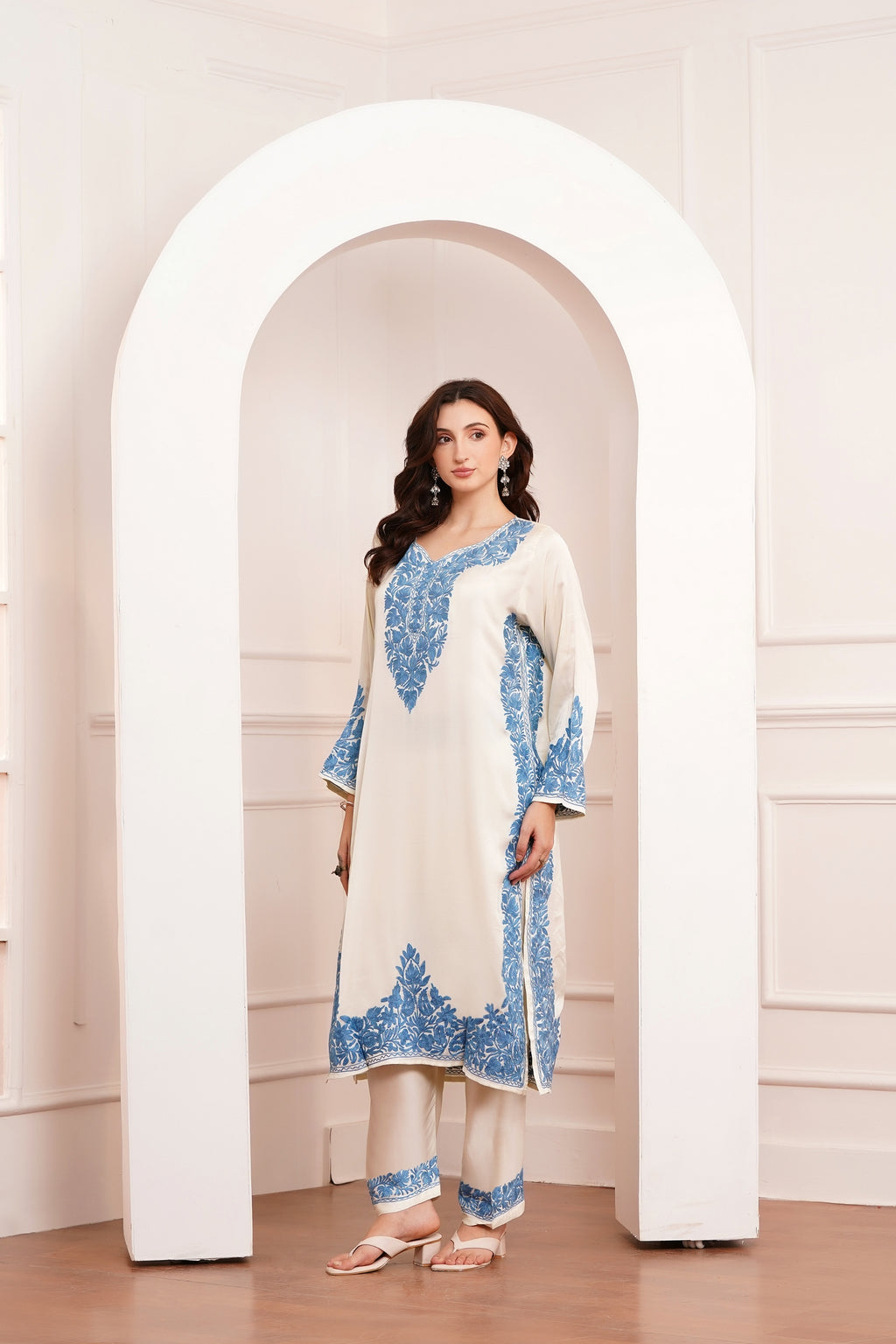 Kashmiri AARI WORK Pure Crepe suit 3pcs - Ivory & Sky Blue