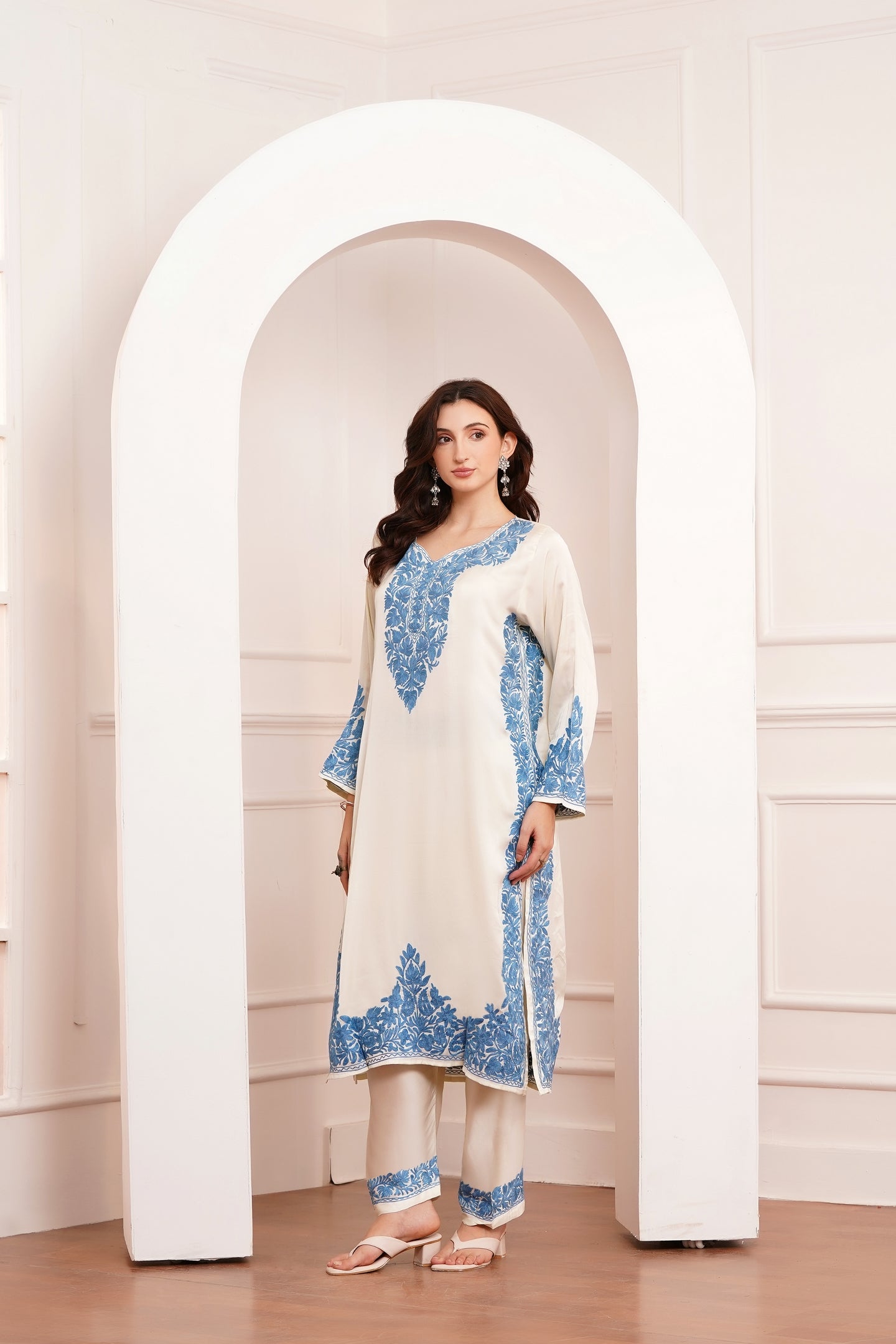 Kashmiri AARI WORK Pure Crepe suit 3pcs - Ivory & Sky Blue
