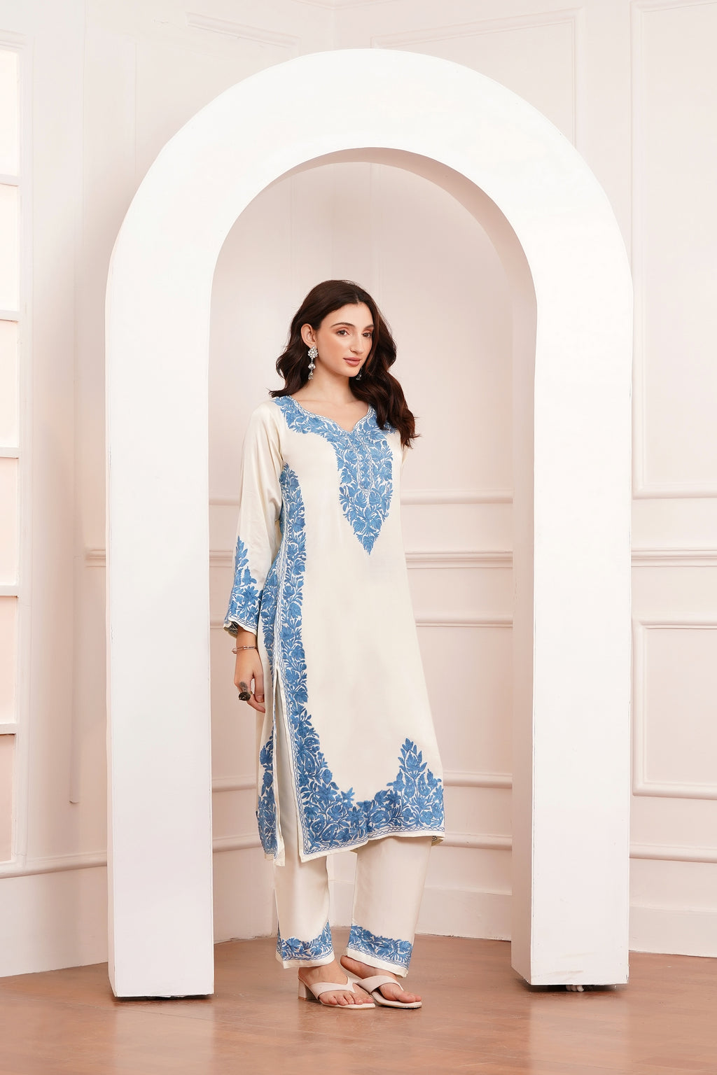 Kashmiri AARI WORK Pure Crepe suit 3pcs - Ivory & Sky Blue