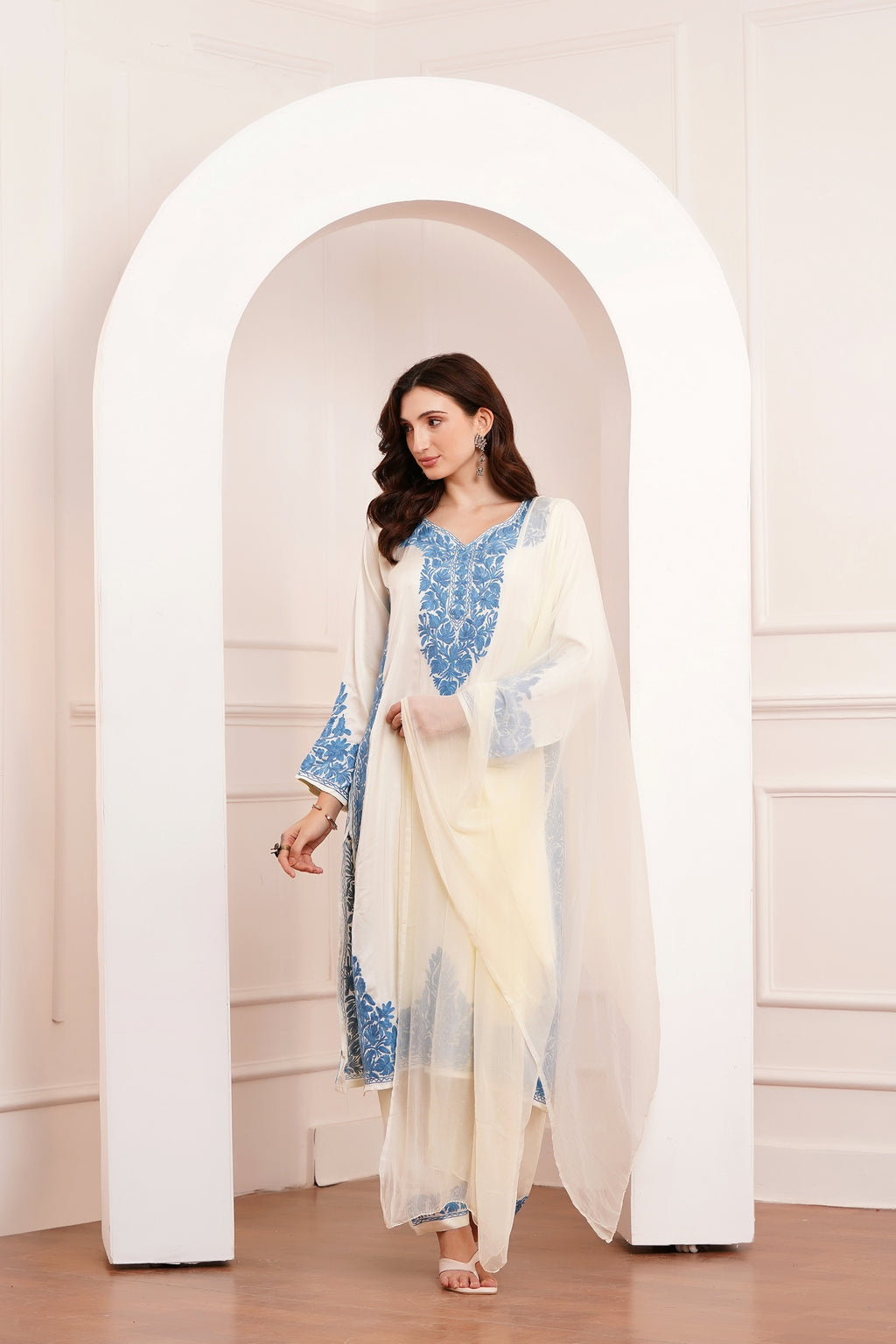 Kashmiri AARI WORK Pure Crepe suit 3pcs - Ivory & Sky Blue