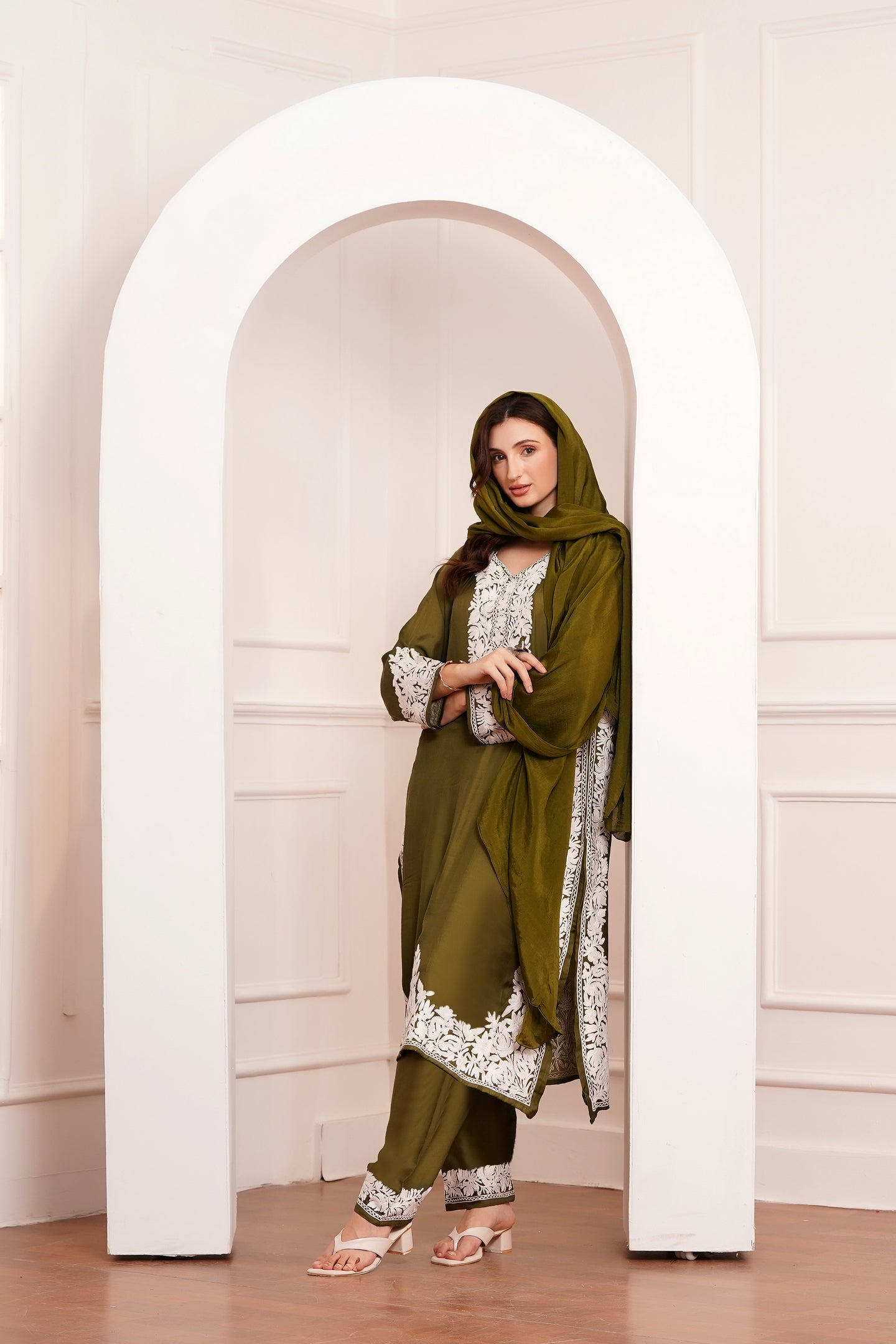 Kashmiri AARI WORK Pure Crepe suit 3pcs - Olive Green