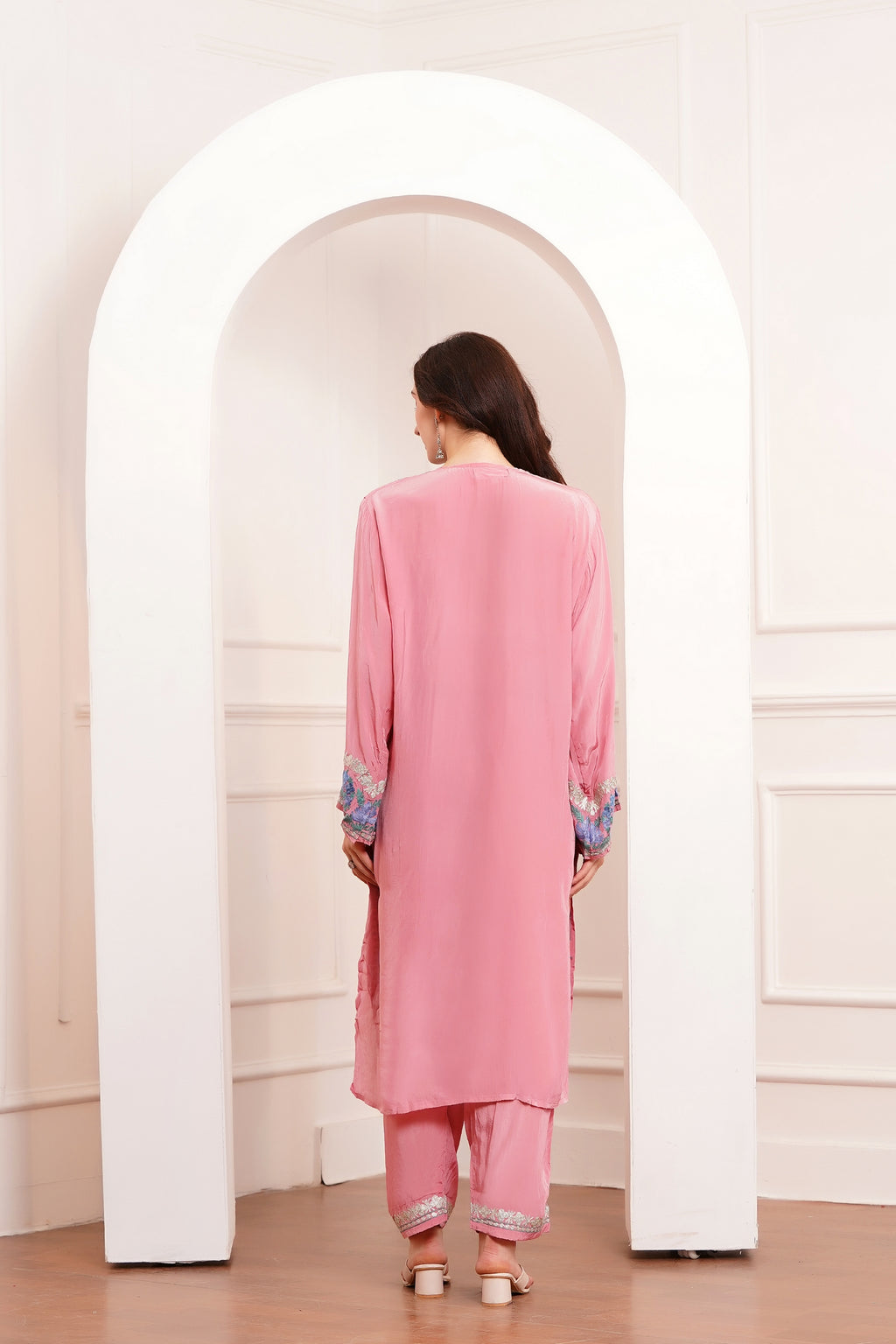 Kashmiri AARI WORK Pure Crepe suit 3pcs - Rose Pink
