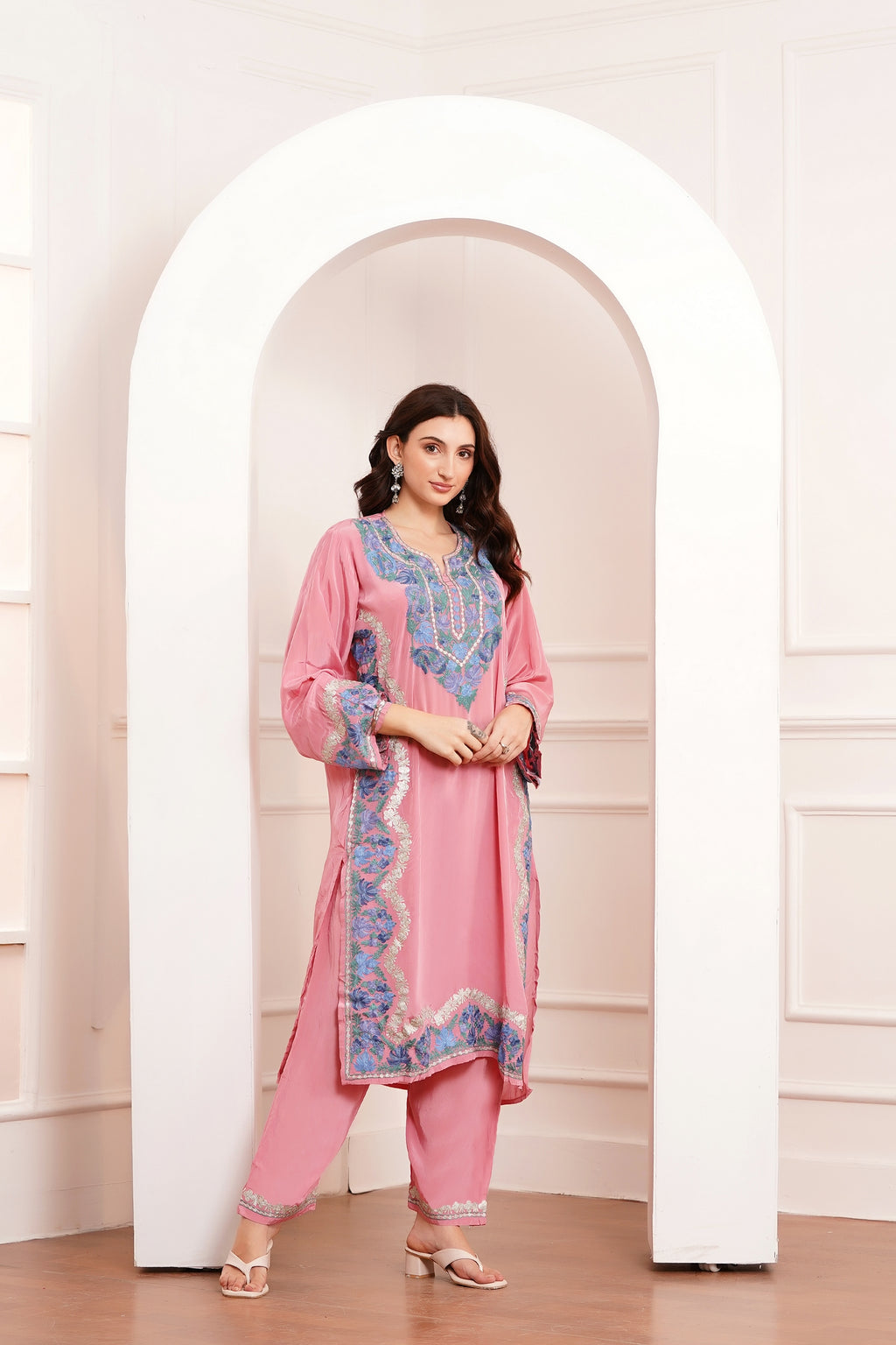 Kashmiri AARI WORK Pure Crepe suit 3pcs - Rose Pink