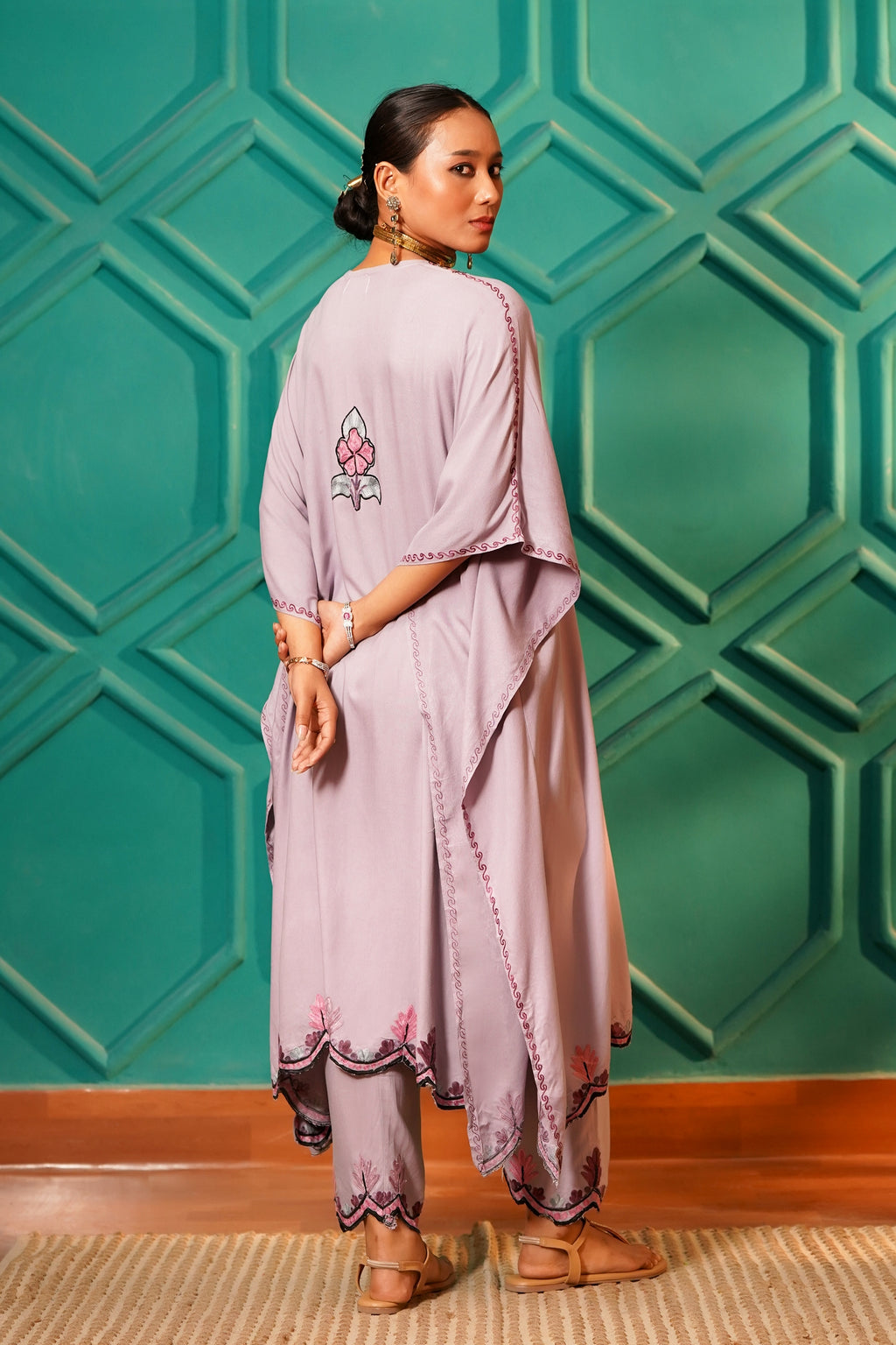 Elegant & Descriptive- Kashmiri Kaftan 2pc set - 100% Rayon Aari work - Smoked Lavender