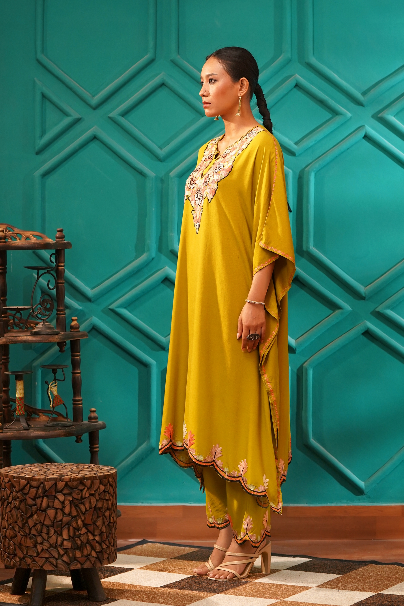 Elegant & Descriptive- Kashmiri Kaftan 2pc set - 100% Rayon Aari work - Image 4