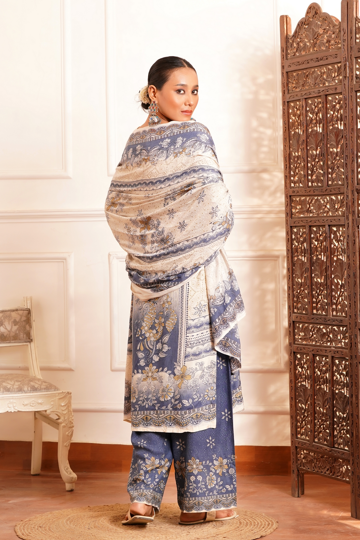 Poetic & Heritage- Kashmiri Muslin Silk Print & Zari work sequence-3pc - Image 2