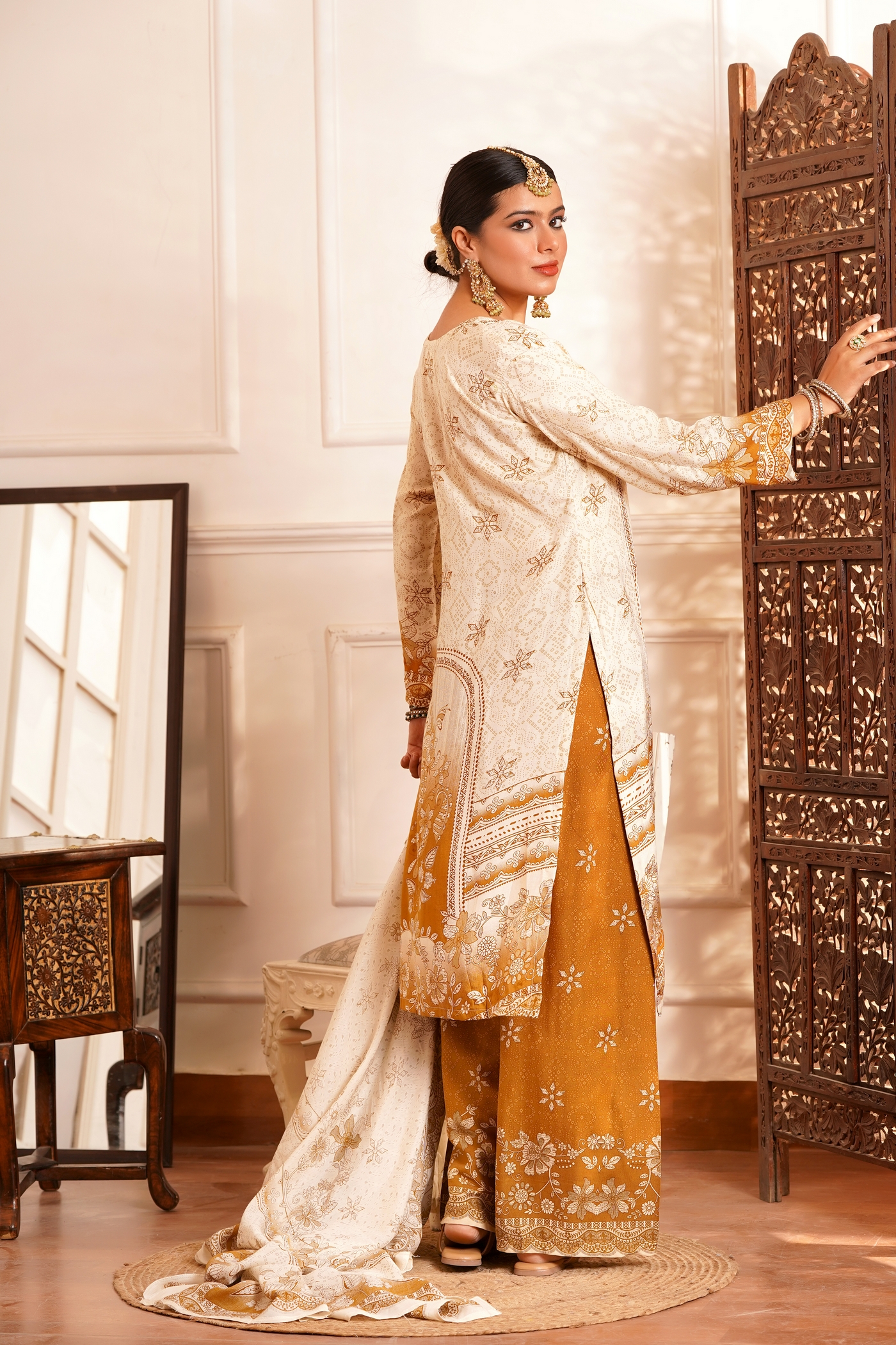 Poetic & Heritage- Kashmiri Muslin Silk Print & Zari work sequence-3pc - Image 4